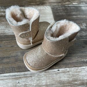 Ugg baby girl infant boots size US 2/3 UK 2 gold glitter ankle boots winter